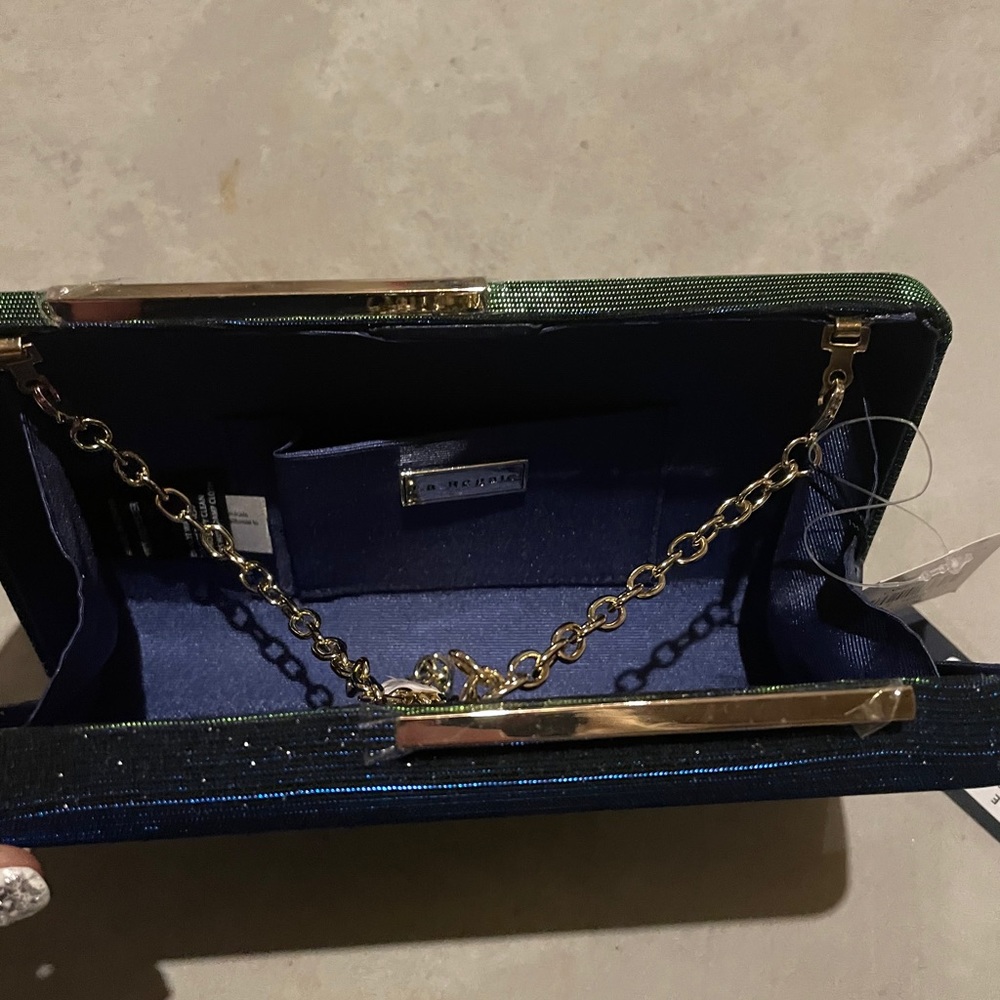 Clutch - Picture 6 of 6